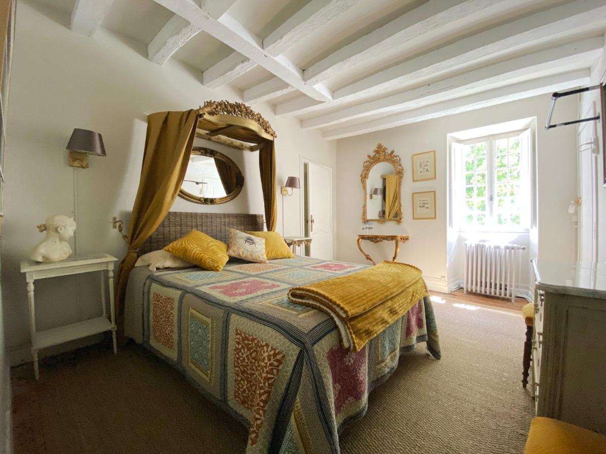 Le Petit Chateau De Sainte Colombe Bouges-le-Chateau Dış mekan fotoğraf