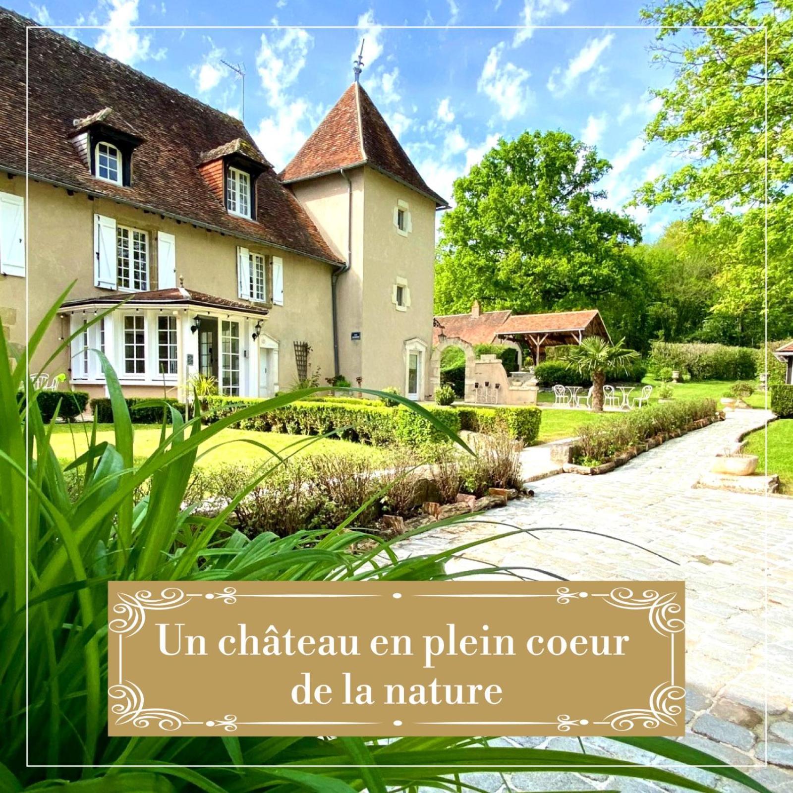 Le Petit Chateau De Sainte Colombe Bouges-le-Chateau Dış mekan fotoğraf